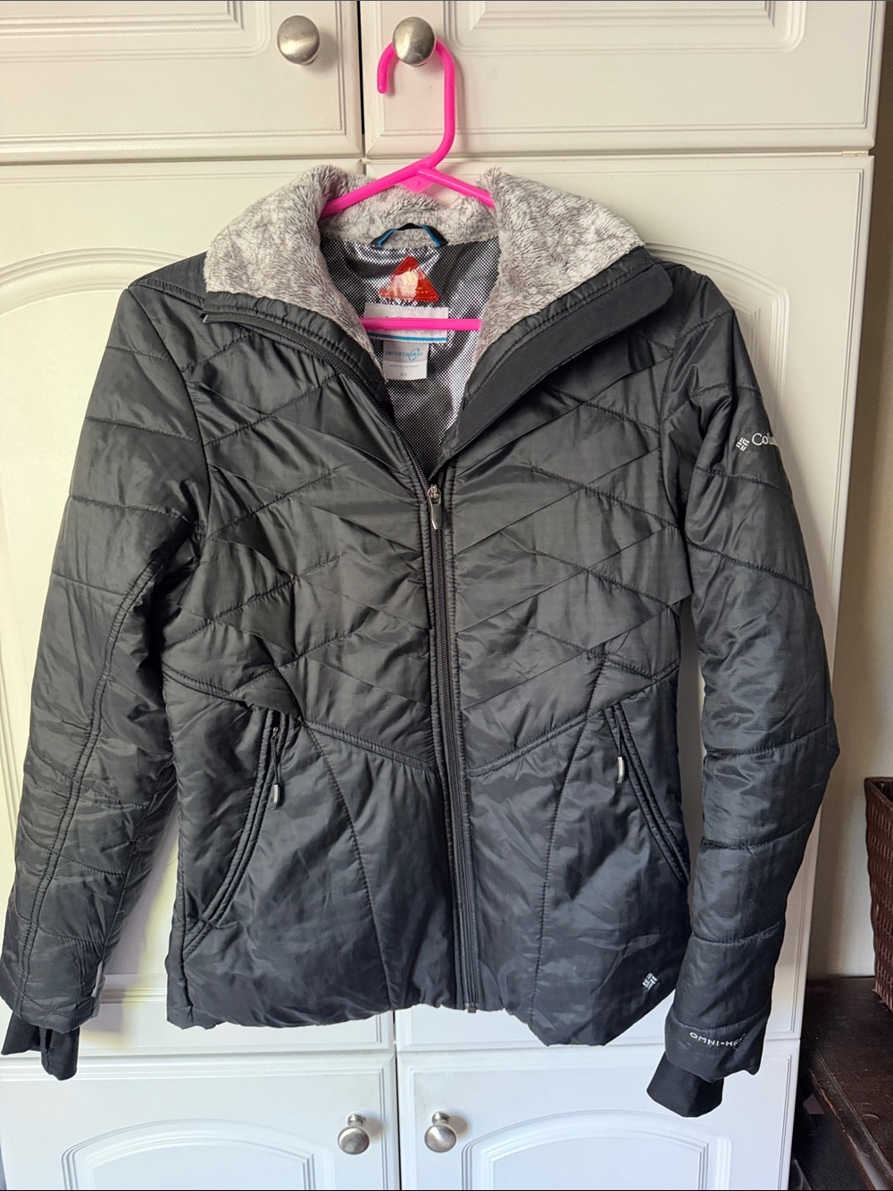 Columbia Omni Heat ladies XS Black Quilted Faux-Fur Trim Hooded jacket.